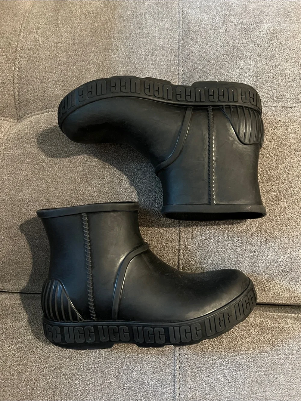 UGG kids Black Waterproof Short Rain Boots